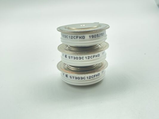 ST303C12CFK0 1200V 300A Module à demi-pont basse vitesse basse perte de court-circuit robustesse intégrée NTC pour moteurs et onduleurs industriels