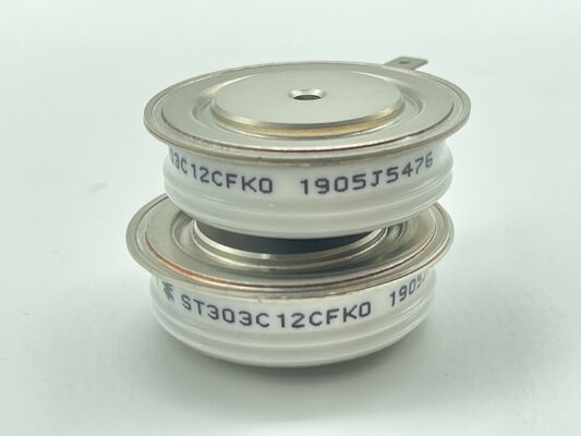 ST303C12CFK0 1200V 300A Module à demi-pont basse vitesse basse perte de court-circuit robustesse intégrée NTC pour moteurs et onduleurs industriels