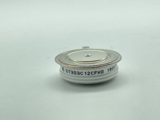 ST303C12CFK0 1200V 300A Module à demi-pont basse vitesse basse perte de court-circuit robustesse intégrée NTC pour moteurs et onduleurs industriels