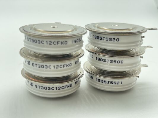 ST303C12CFK0 1200V 300A Module à demi-pont basse vitesse basse perte de court-circuit robustesse intégrée NTC pour moteurs et onduleurs industriels