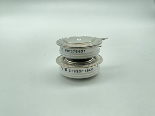 Module demi-pont VS-ST330C16C0 1600V 330A Faible Vce(sat) Faibles pertes Haute robustesse aux courts-circuits NTC intégré Pour onduleurs industriels et onduleurs UPS haute puissance