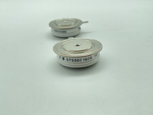 Module demi-pont VS-ST330C16C0 1600V 330A Faible Vce(sat) Faibles pertes Haute robustesse aux courts-circuits NTC intégré Pour onduleurs industriels et onduleurs UPS haute puissance