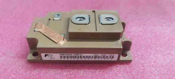 1MB1300SA-120B-52 1200V 1300A Module IGBT en demi-pont Faible Vce(sat) Grande robustesse face aux courts-circuits Faibles pertes de commutation Technologie à ajustement serré Pour entraînements industriels lourds et onduleurs haute puissance