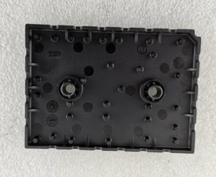 35ACC12F4V1 12V 3.5A Transistor PNP automobile à faible VCE (sat) 250mV Gain de courant élevé SOT-223 Package AEC-Q101 Qualifié pour la commutation de charge et le contrôle du moteur dans les véhicules