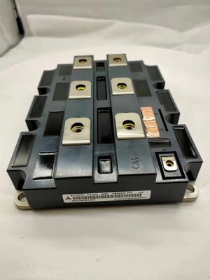 CM900HC-90H 900V 900A Module IGBT à courant élevé bas VCE (sat) 2,7V haut court-circuit Robustesse basse perte de commutation Isolation élevée pour les entraînements industriels lourds et les méga UPS