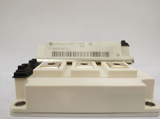 FF300R12KS4 1200V 300A Module IGBT Faible VCE (sat) Haute robustesse du court-circuit Faible perte de commutation Haute isolation pour les entraînements industriels lourds et les UPS haute puissance