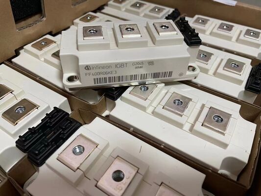 FF400R06KE3 600V 400A Module IGBT Faible VCE (sat) Haute robustesse du court-circuit Faible perte de commutation Haute isolation pour les entraînements de moteurs industriels et les UPS haute puissance