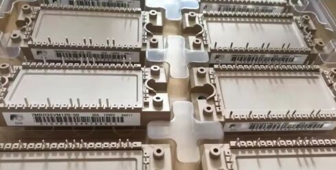 Module IGBT PIM FP25R12KT4 B11 1200V 25A TrenchStop IGBT4 à faibles pertes de commutation NTC intégré Plaque de base en cuivre isolée Fonctionnement à 150°C Technologie PressFIT pour variateurs de moteurs