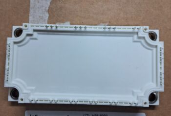 FS150R12KT4 1200V 150A Module Six IGBT Bas VCE(sat) Haute Efficacité 10μs Robustesse aux courts-circuits NTC intégré Conception compacte EconoPACK+ Faibles pertes de commutation Idéal pour les variateurs et les onduleurs