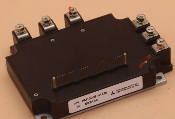 PM100RL1A120 1200V 100A IPM 5ème génération CSTBTTM basse VCE ((sat) 1,75V Protection contre les courts-circuits intégrés de la commande détection d'erreur sur-temporelle Sortie UL certifiée pour les entraînements