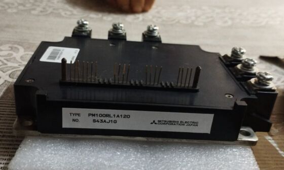 PM100RL1A120 1200V 100A IPM 5ème génération CSTBTTM basse VCE ((sat) 1,75V Protection contre les courts-circuits intégrés de la commande détection d'erreur sur-temporelle Sortie UL certifiée pour les entraînements