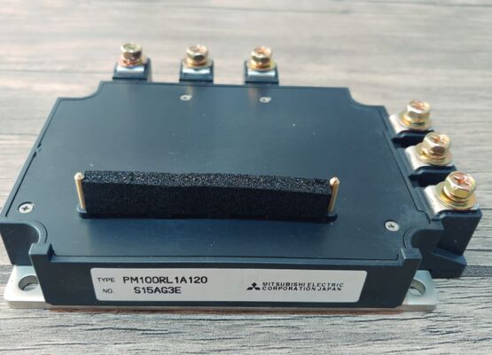 PM100RL1A120 1200V 100A IPM 5ème génération CSTBTTM basse VCE ((sat) 1,75V Protection contre les courts-circuits intégrés de la commande détection d'erreur sur-temporelle Sortie UL certifiée pour les entraînements