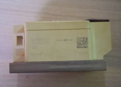 SKKE600/16 1600V 600A Module Diode Unique Ultra-Basse VF 1.5V Courant de Surtension Élevé 22kA SEMIPACK4 Base Isolée Excellente Dissipation Thermique Haute Fiabilité Certifié UL pour Redresseurs et Soudeuses