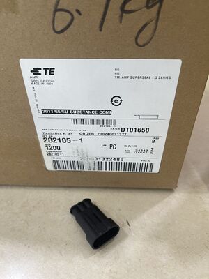 282105-1 3 Position 5,0 mm Tête de fil à planche Verticale à travers le trou Fermeture à friction enveloppée Polarisé 9A pour les alimentations électriques et les commandes industrielles