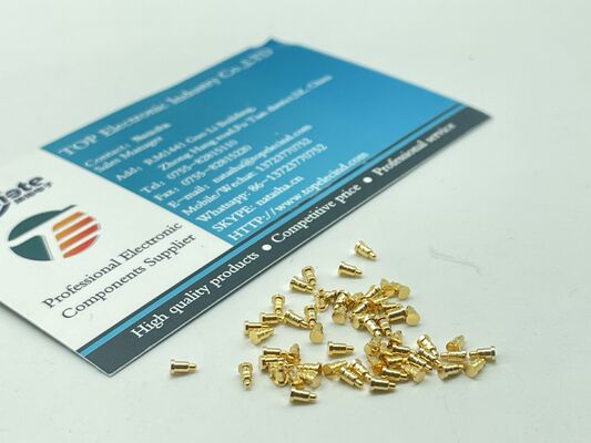 P70-1000045R 6 mm x 6 mm Surface de commutateur tactile Monture de l'actionneur 3,5 mm Hauteur 260 gf Force d'opération 50mA 12VDC 100K Durée de vie du cycle 500Vrms Dielectrique pour claviers et électronique grand public