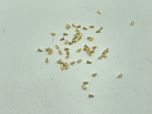 P70-1000045R 6 mm x 6 mm Surface de commutateur tactile Monture de l'actionneur 3,5 mm Hauteur 260 gf Force d'opération 50mA 12VDC 100K Durée de vie du cycle 500Vrms Dielectrique pour claviers et électronique grand public