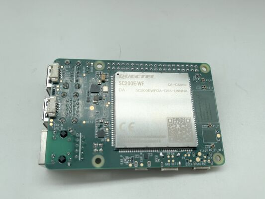 SC200EWFDA-G55-UNNNA SMD électrolytique d'aluminium 200V à 105°C à faible impédance longue durée de vie à ondulation élevée -40 à +105°C pour la puissance et la LED