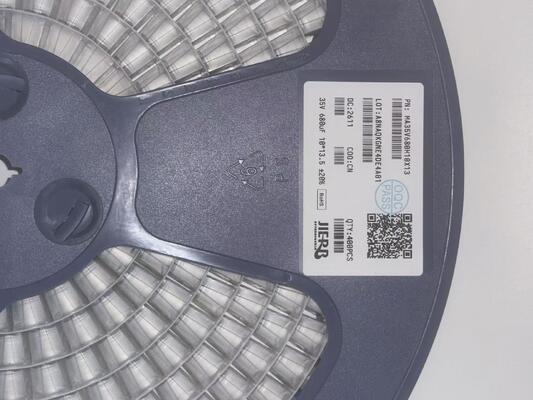 MA35V680M10X13 680μF 35V capuchon électrique d'aluminium 10x13mm 105°C faible impédance longue durée de vie ondulation élevée pour l'électricité et l'industrie