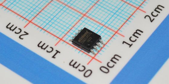 W25Q32JVSSIQ Flash SPI 32Mb 104MHz Horloge 100K Cycles d'effacement SOIC-8 2.7-3.6V -40°C à +85°C