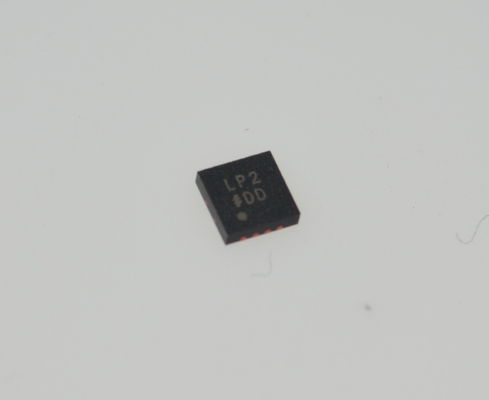 ADM7172ACPZ-R7 6.5V 2A Bruit ultra-faible LDO 1μV RMS Bruit 75dB PSRR @ 1MHz 2.3 à 6,5V Entrée LFCSP-8 -40°C à +125°C