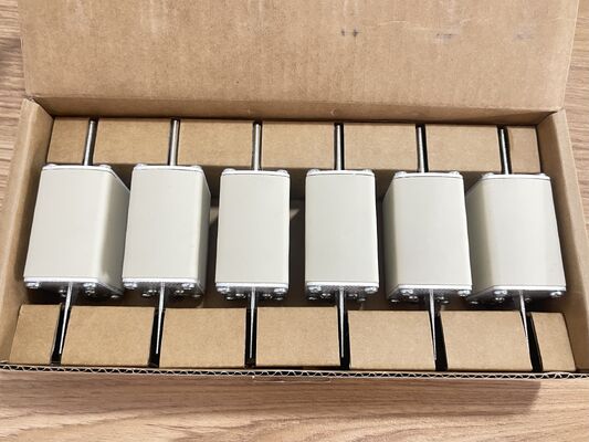 NH1GG69V250P 1250V 250A SiC MOSFET Module bas Rds ((on) 3.3mΩ Commutation rapide Haute fréquence Basse perte Haute densité de puissance Grade industriel Pour les onduleurs photovoltaïques et les moteurs