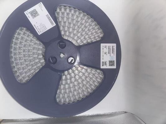 MA35V680M10X13 680μF 35V capuchon électrique d'aluminium 10x13mm 105°C faible impédance longue durée de vie ondulation élevée pour l'électricité et l'industrie